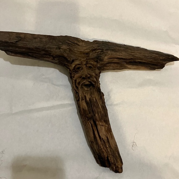 Hand carved driftwood - Picture 5 of 8